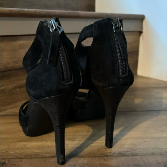 👛 (ANY 2/$25 AUDREY BROOKE Dixie Black Suede 3.75” Heels with T-Top Design, 6 - Picture 3 of 4